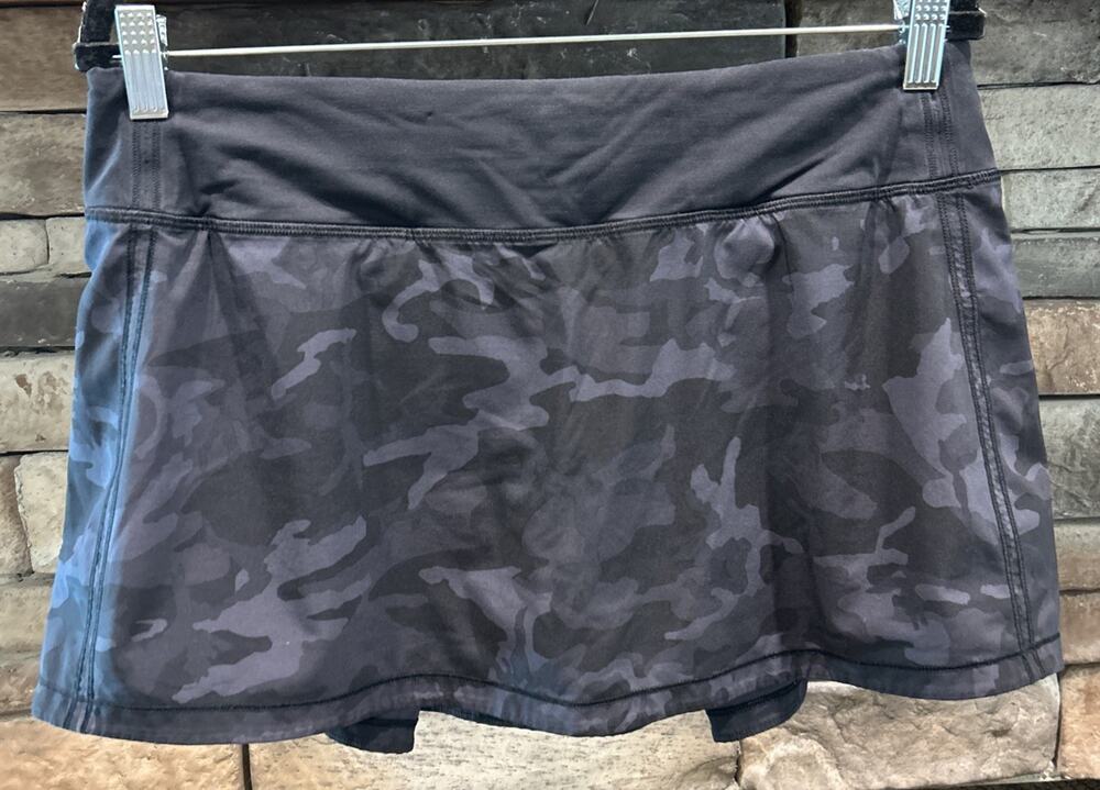 Women’s LULULEMON Incognito Camo Pace Rival Skirt Skort Size 10 *A7